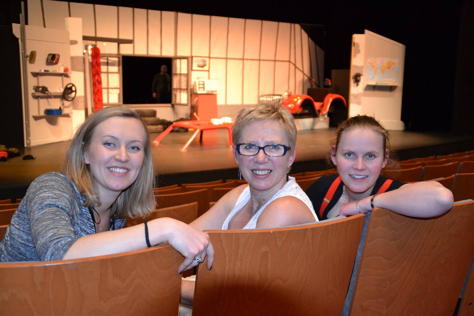 Dernière répétition cinq minutes avant de prendre le Gros N'Avion. ©Al Photos