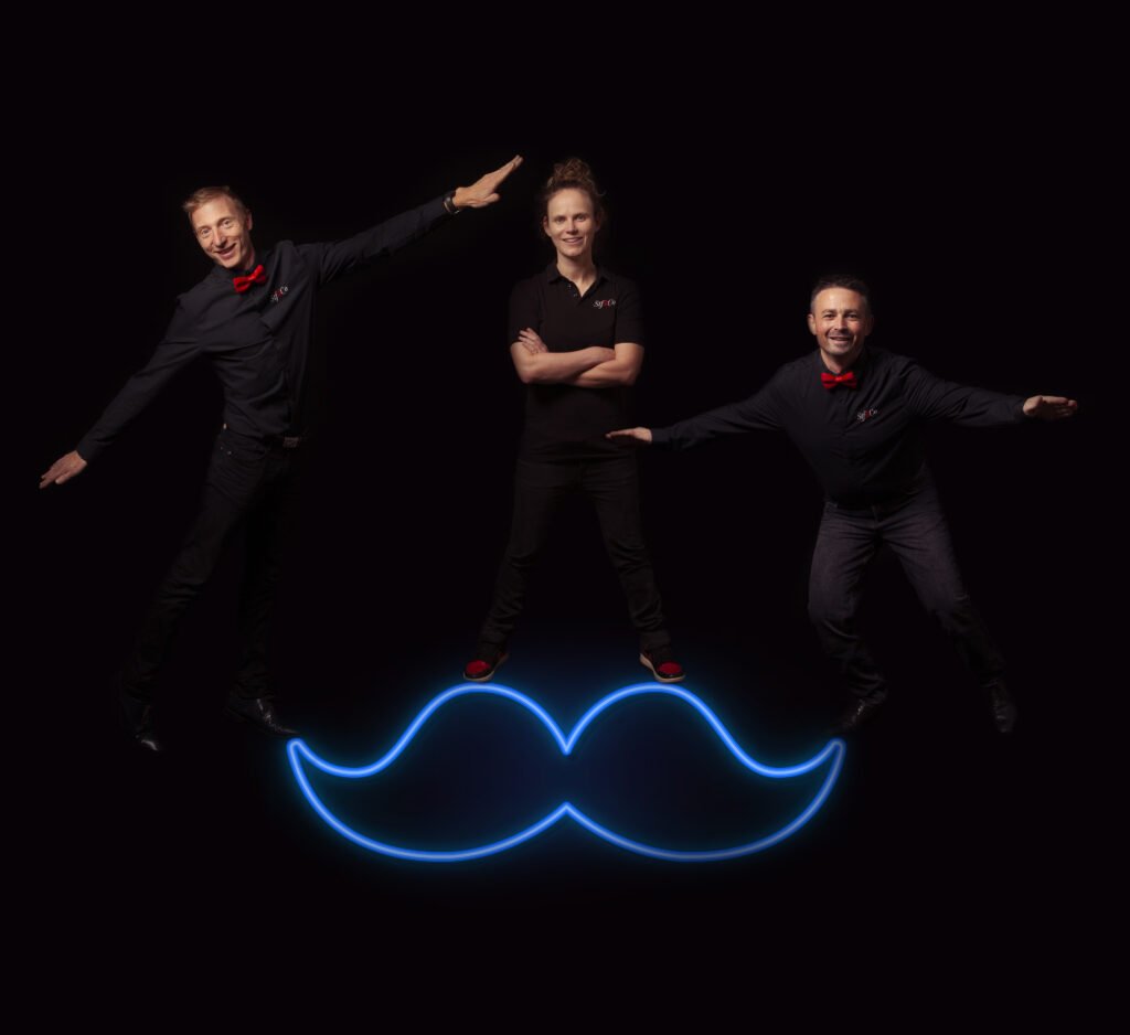 L'équipe se mobilise pour Movember. ©Studio Maignan.