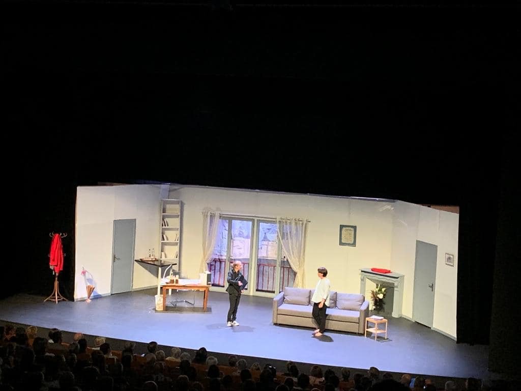 Stéphanie et Sandrine en pleine représentation