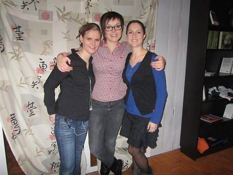 Le trio d'actrices 5minutes avant de monter sur scène.