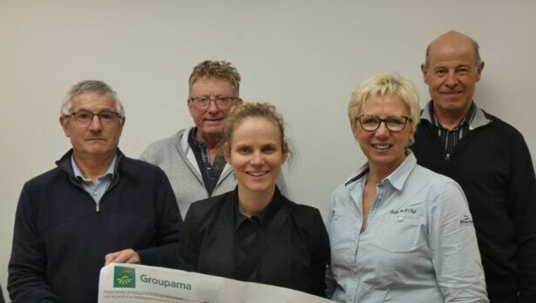 Groupama fait un don de 1000€.